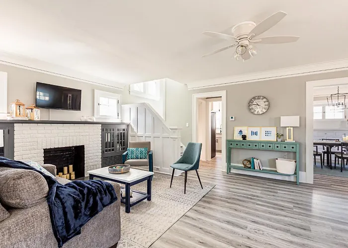 The 1920'S Dutch Colonial - Highland Square
